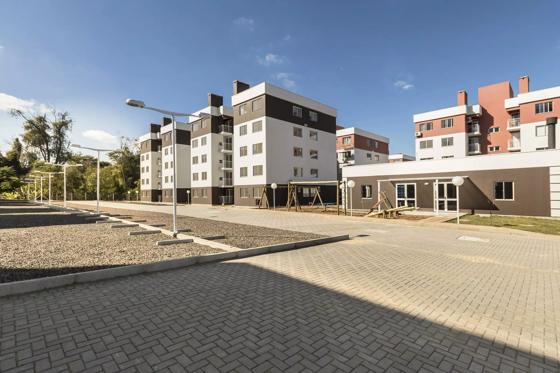 Área externa e edifícios do Residencial Munique